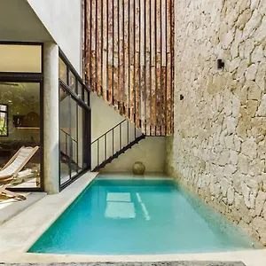 https://private-pool-jungle-boho-villa-soona-7b.tulum-hotels.net